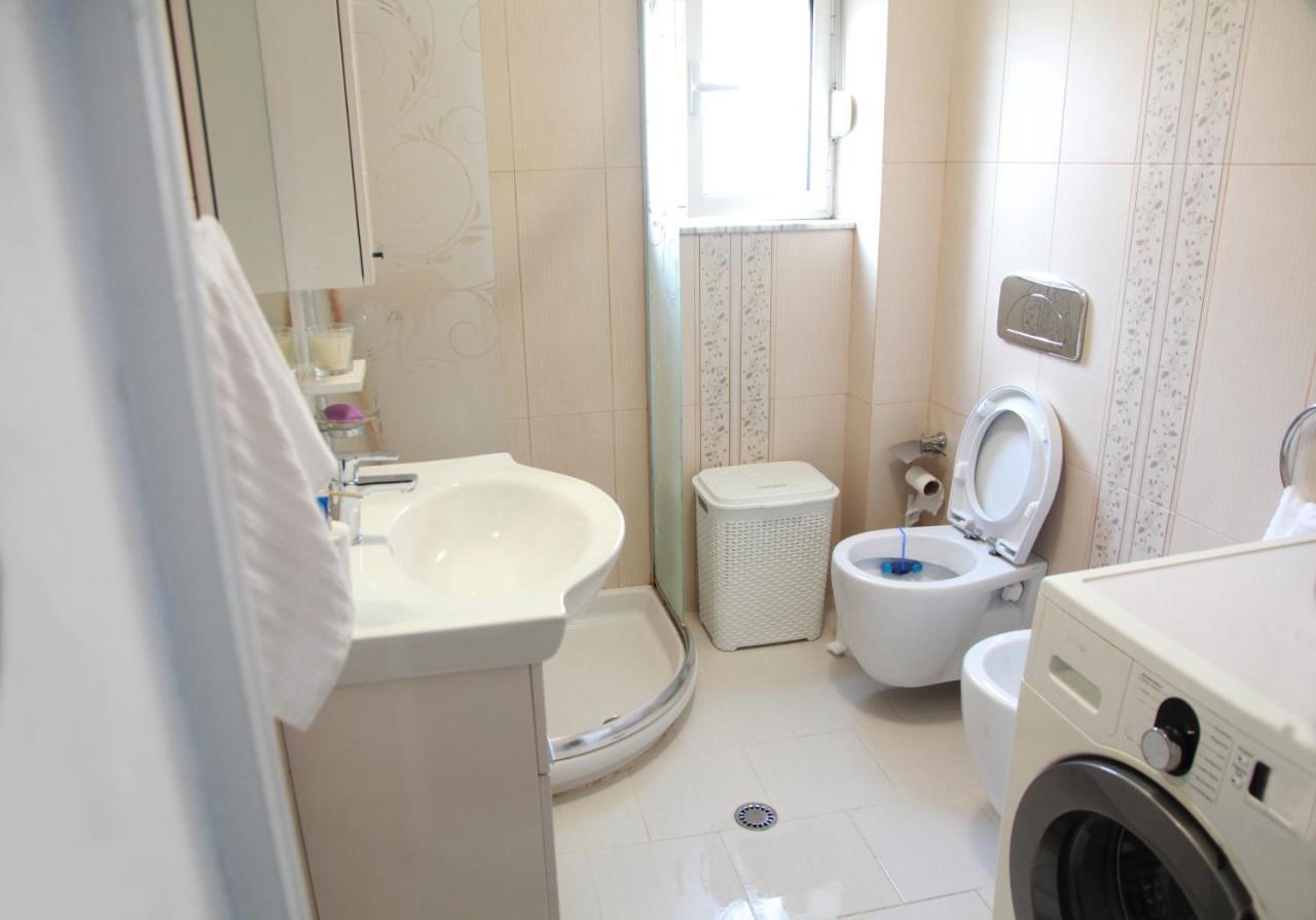 Cozy Central Apartment Tirana Esterno foto